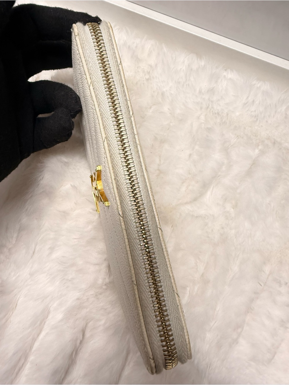 YVES SAINT LAURENT YSL White Chevron Zip Around Full Wallet - Picture 7 of 15